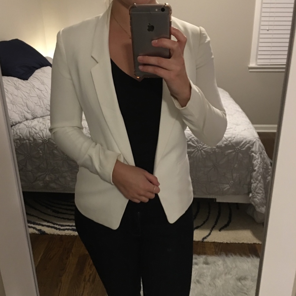 Size small white blazer